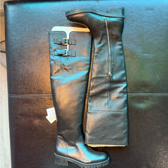 Zara black leather over-the-knee boots with a low lug sole Zipper and buckles. - Picture 2 of 6
